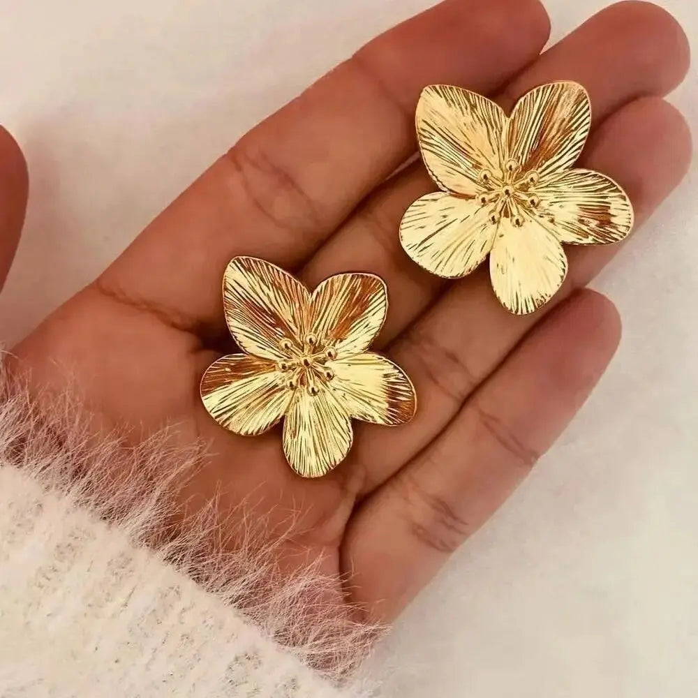 Vintage Flower Stud Earrings