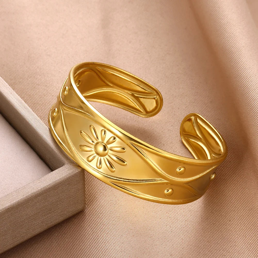 Vintage Flower Bangle Bracelet