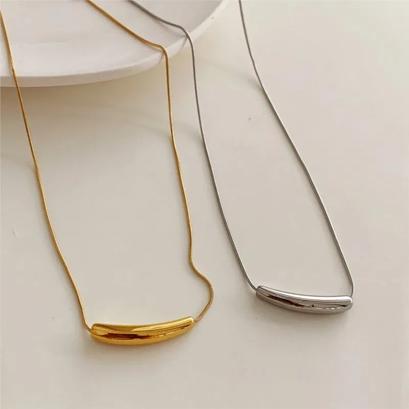 Irregular Wrinkles Curved Bend Pipe Necklace